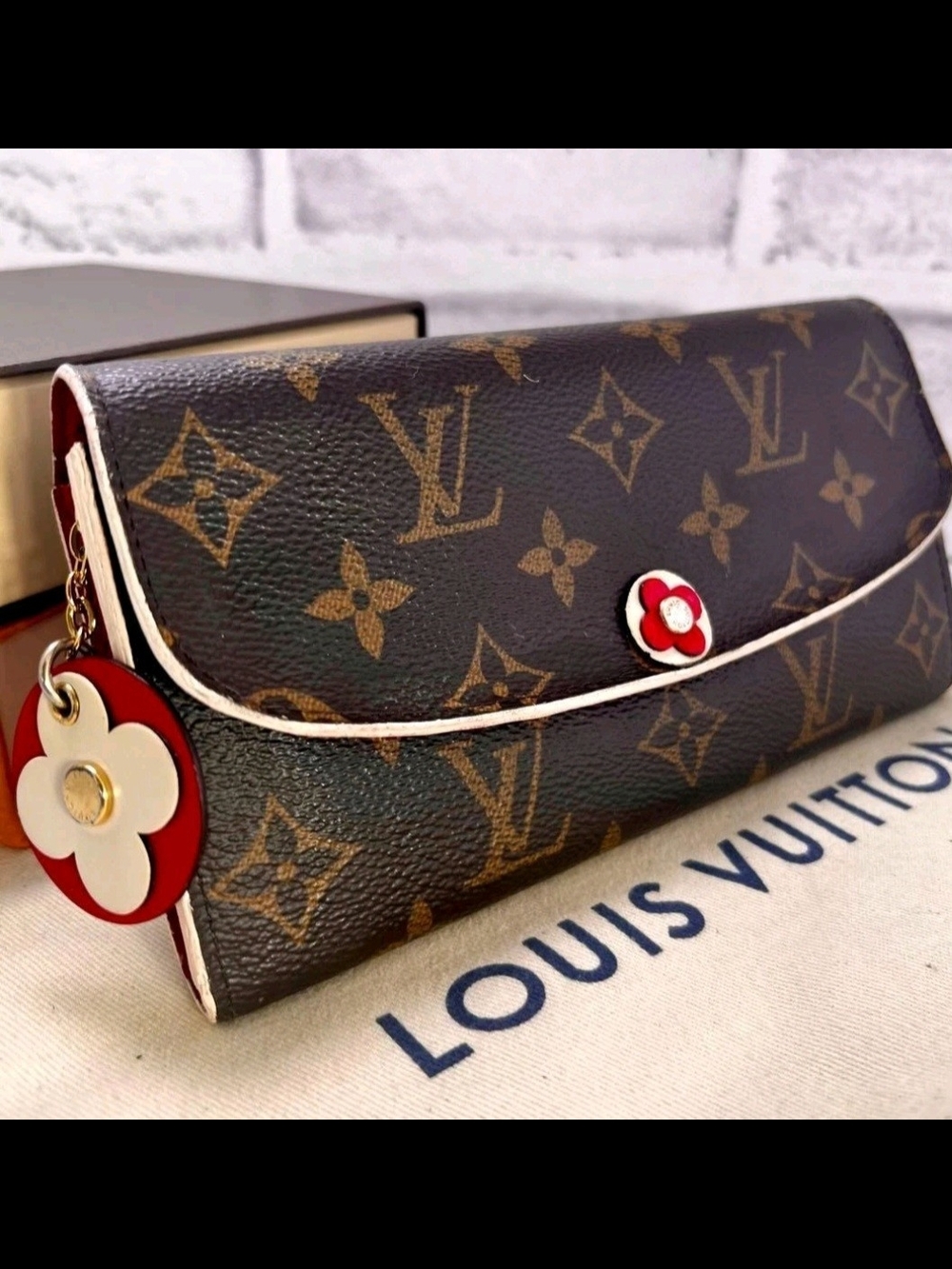 Louis Vuitton Emilie Long Flower Wallet
